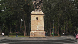 阿拉梅达中央的贝氏纪念碑12秒视频