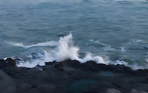 海浪拍打礁石视频