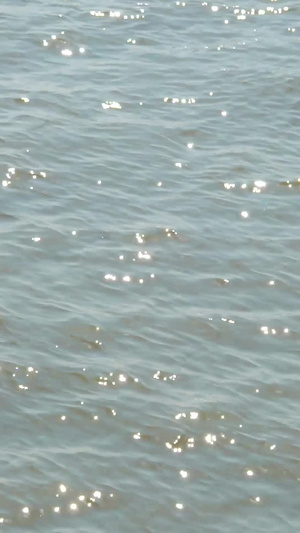 水面上的光21秒视频