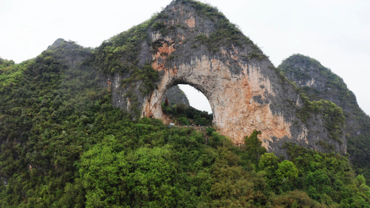 广西桂林阳朔月亮山视频