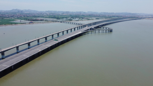 航拍泉州跨海大桥海边风景视频
