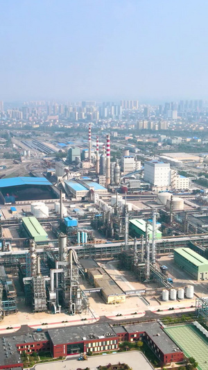 企业与城市中国石油大型厂区盘锦市区工业基地48秒视频