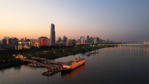 航拍城市武汉夜景客运码头旅游游轮交通街景人流4k素材77秒视频