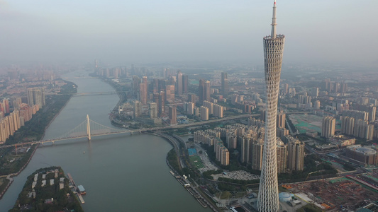 航拍中国广东珠江畔广州塔小蛮腰城市地标广播电视塔视频