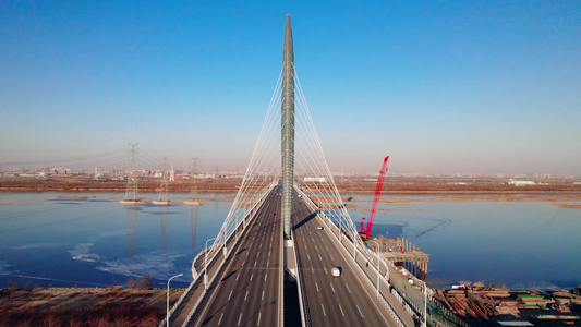 天津冬季独流减河上的团泊新桥风光视频