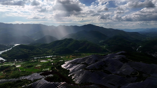 大面积太阳能发电 光伏板视频