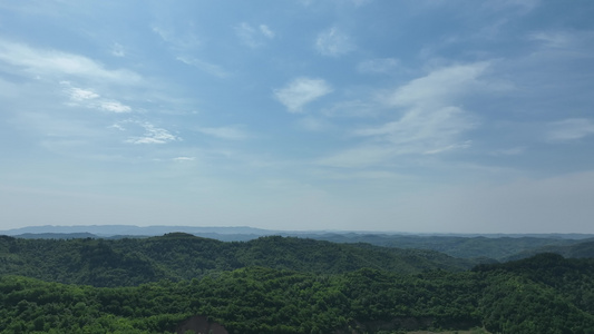 实拍绿色大山视频