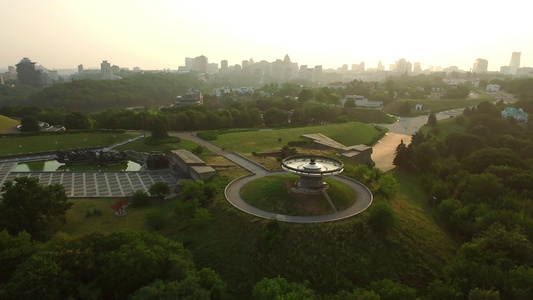 基辅市的永恒火焰和祖国视频