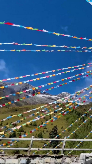 四姑娘山景区白塔和经幡素材5A景区30秒视频