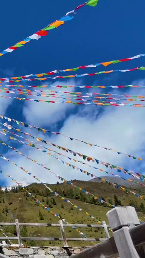 四姑娘山景区白塔和经幡素材5A景区30秒视频