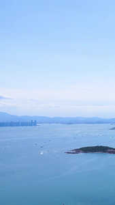 航拍青岛浮山湾沿海高楼大厦海边高楼大厦视频