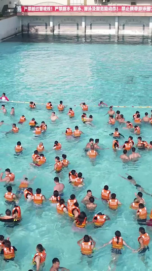 国色天乡水上乐园航拍造浪池50秒视频