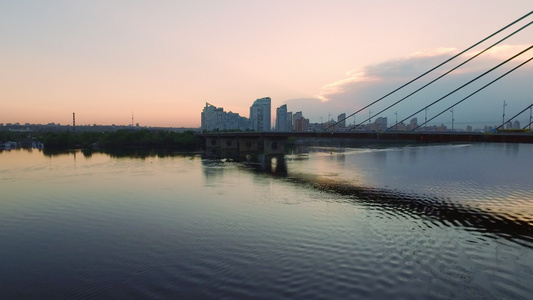 城市的吊桥视频