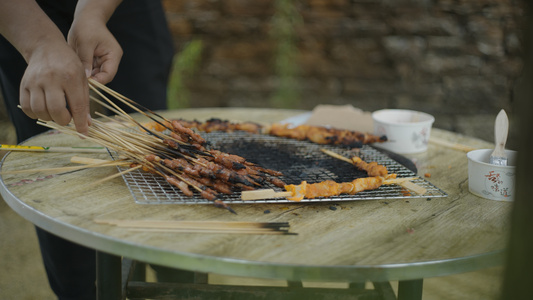 4k野外烧烤[荒山野岭]视频