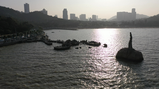 航拍中国广东珠海渔女神像渔女雕像城市地标建筑视频