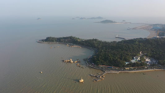 航拍中国广东珠海渔女神像渔女雕像城市地标建筑视频