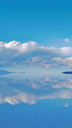 湖泊水天一镜蓝天白云天空之境15秒视频