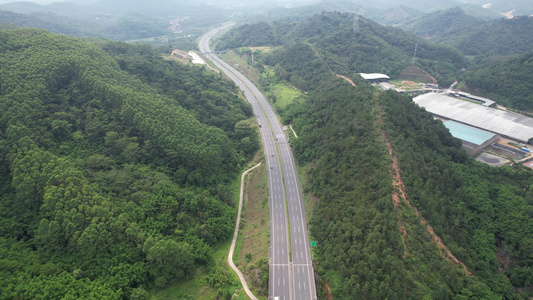 山间高速公路航拍视频