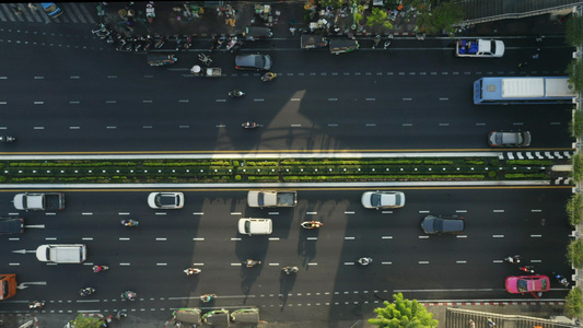 4K无人机航拍泰国曼谷城市中心道路车流视频