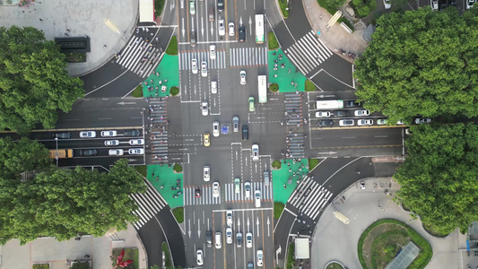 俯拍城市交叉路口交通拥堵交通车辆行驶 视频