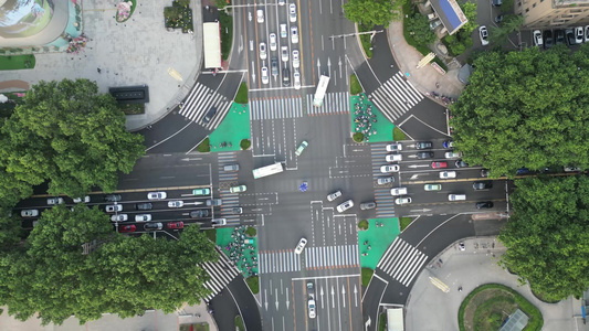 俯拍城市交叉路口交通拥堵交通车辆行驶 视频