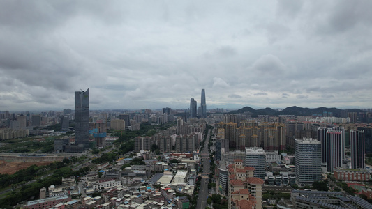 台风天气中的城市视频