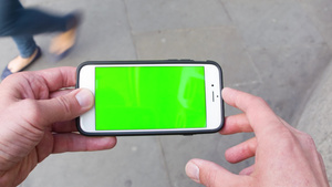 带绿色屏幕的智能手机24秒视频