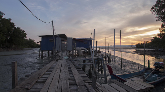 日落时间跨度到渔场的右侧视频