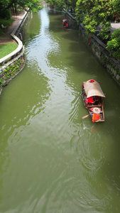 水乡划船旅游景点人力木船尾随航拍视频