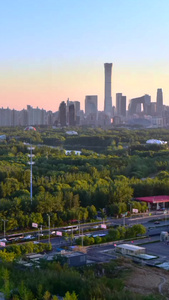 北京CBD四环外桥高峰期的车流延时时间流逝视频