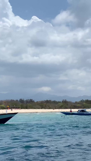 巴厘岛跳岛船蜘蛛船11秒视频
