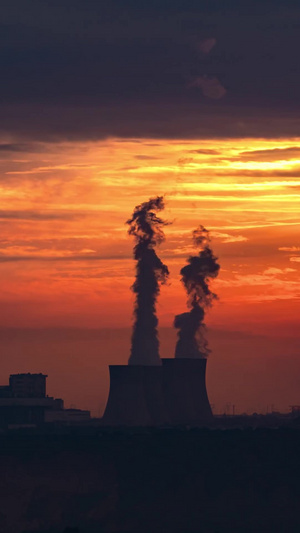 高烟囱浓烟大气污染延地热发电厂二氧化碳12秒视频