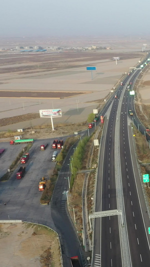 航拍甘肃高速服务区高速公路66秒视频