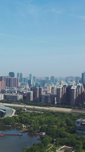 航拍城市风光武汉旅游地标月湖琴台大剧院素材城市天际线34秒视频