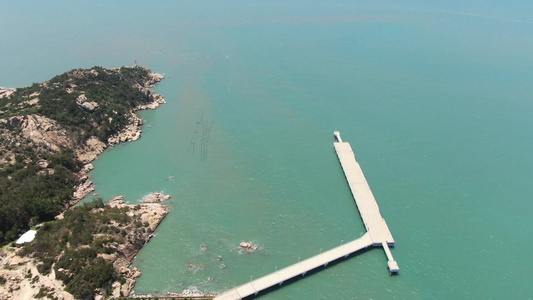 大海海浪沙滩礁石自然风光航拍视频