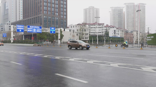 疫情之下空旷的城市街道视频