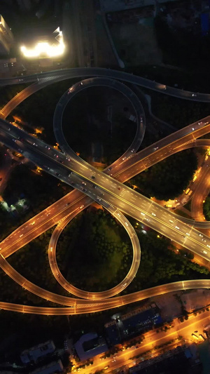 航拍俯拍城市夜景灯光高架桥道路车流街景交通素材车流素材54秒视频