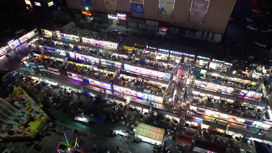 夜市摊宵夜美食摊夜景人流航拍 视频