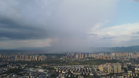 城市局部暴雨天气气候航拍视频视频