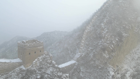 冬季雪景长城下雪的长城建筑视频