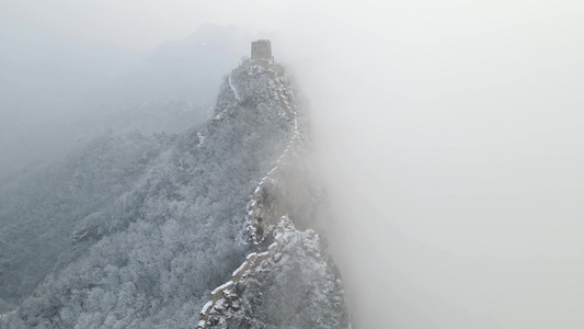 冬季雪景长城下雪的长城建筑视频