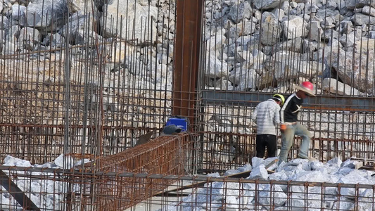 建筑工地农民工工人劳动视频