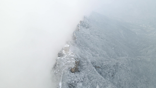 冬季雪景长城下雪的长城建筑视频