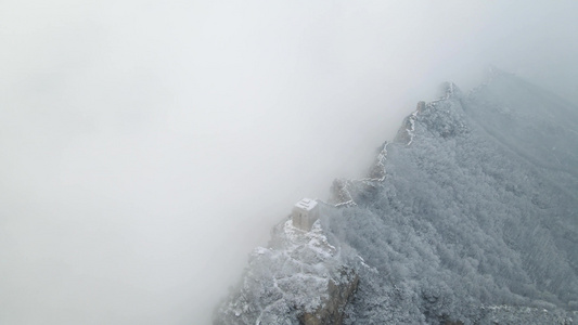 冬季雪景长城下雪的长城建筑视频