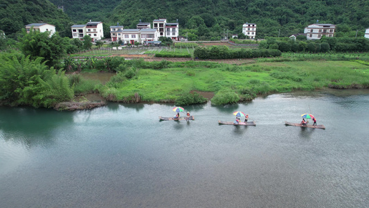 桂林竹筏漂流视频