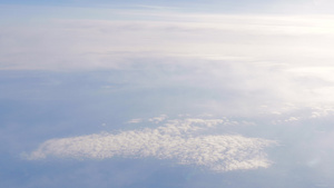 飞行中飞机云层变化8秒视频
