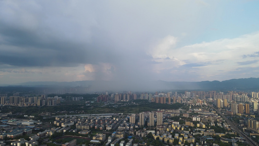 城市局部暴雨航拍视频视频