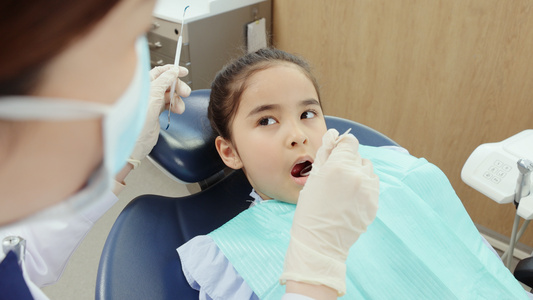 牙科检查儿童口腔护理视频