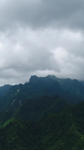 秦岭山脉雨前乌云航拍秦岭生态视频