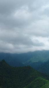 秦岭山脉雨前乌云航拍乌云密布视频